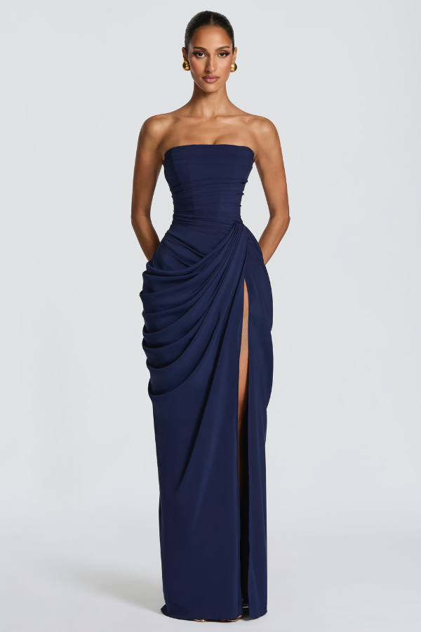 Guusje | Flowing Pleated Maxi Dress with V-Neck for Women