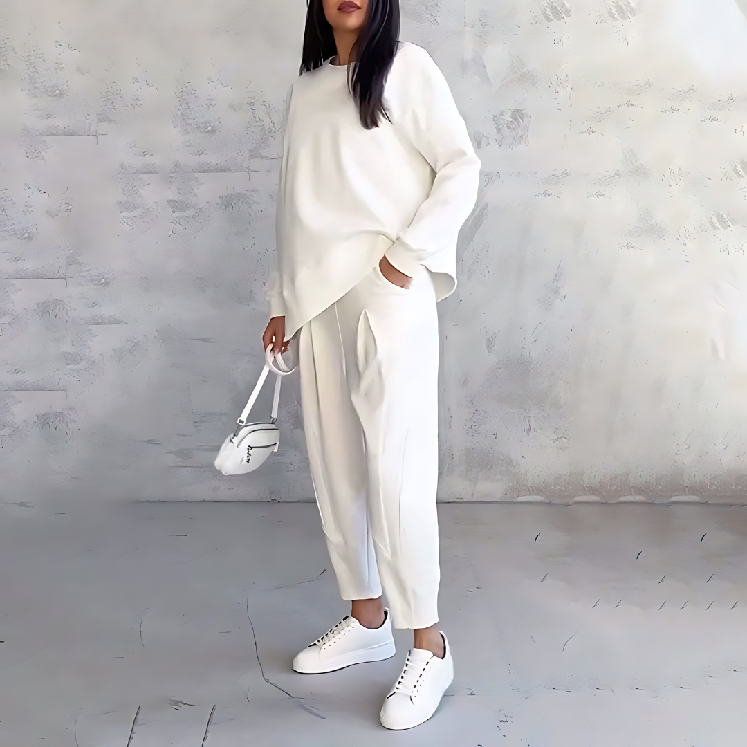 Avenn | Women's Relaxed-Fit Two-Piece Set - Casual Outings