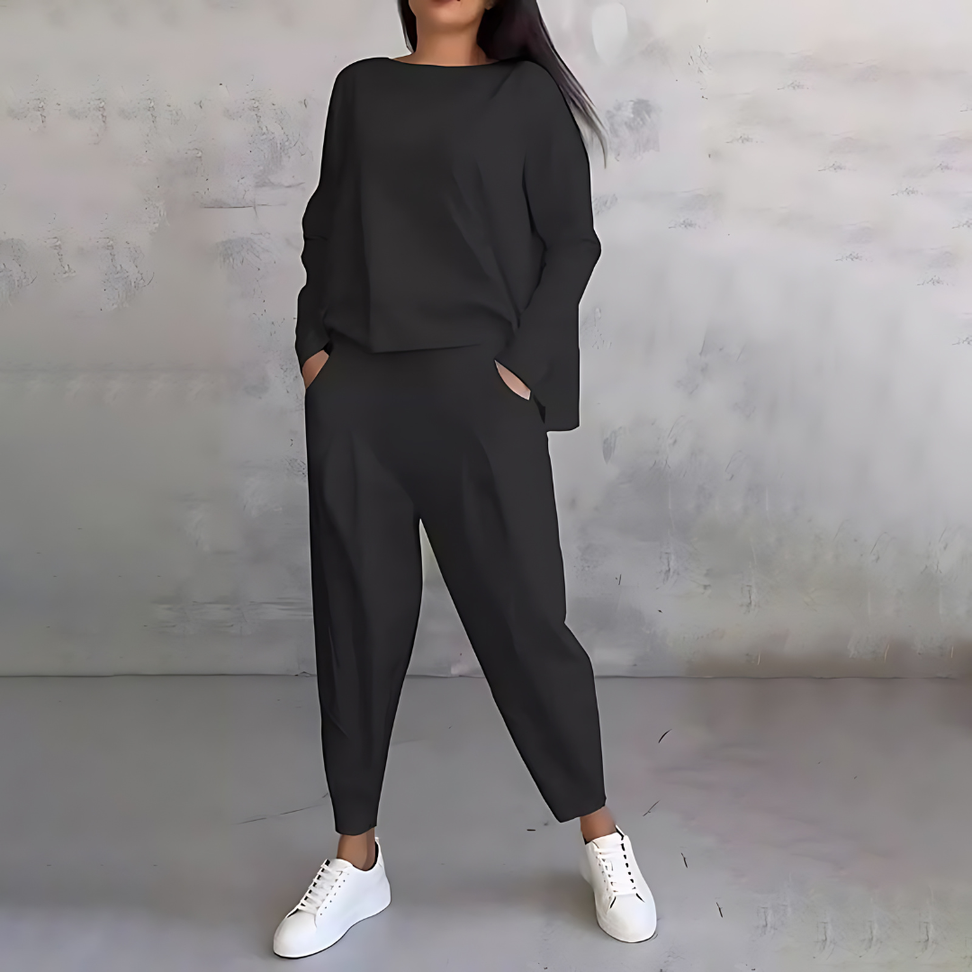 Avenn | Women's Relaxed-Fit Two-Piece Set - Casual Outings