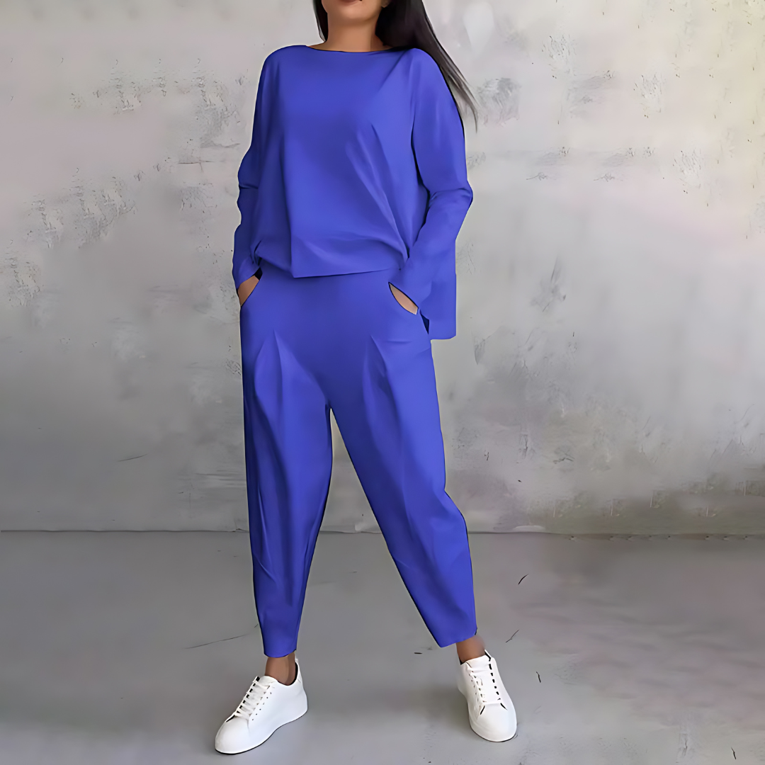 Avenn | Women's Relaxed-Fit Two-Piece Set - Casual Outings