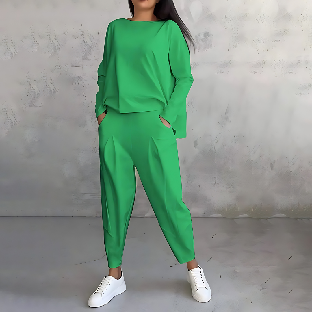 Avenn | Women's Relaxed-Fit Two-Piece Set - Casual Outings