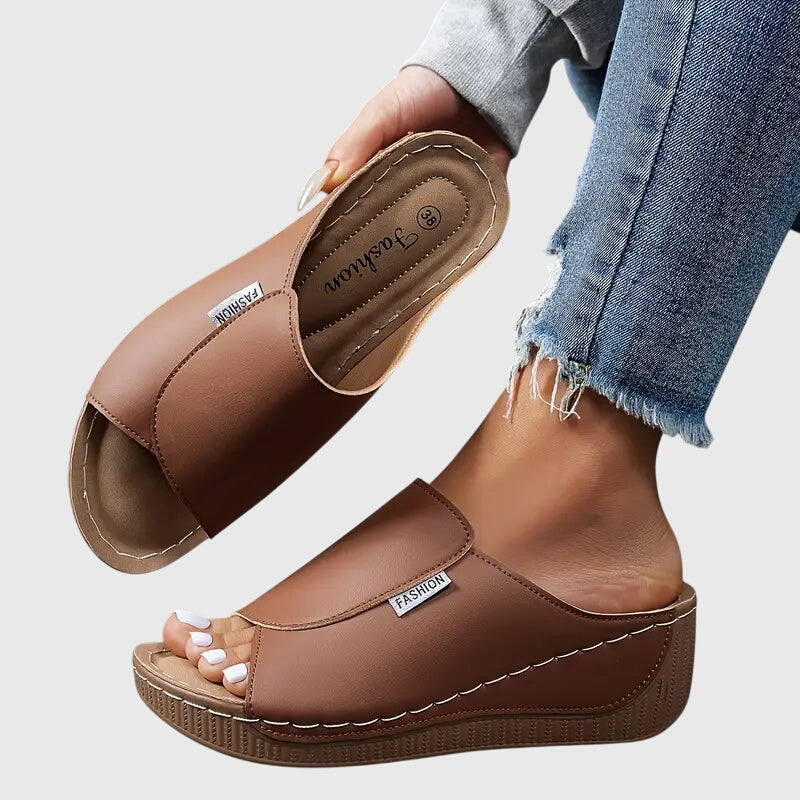 Bríd | Women's Sandals, Classic Comfort Design 3