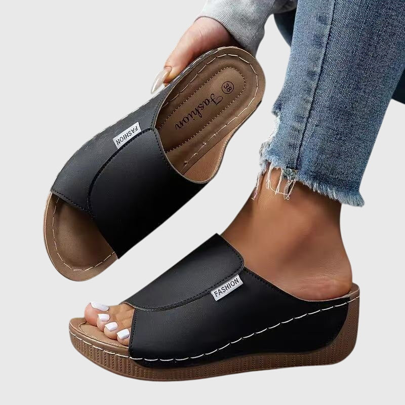 Bríd | Women's Sandals, Classic Comfort Design 4