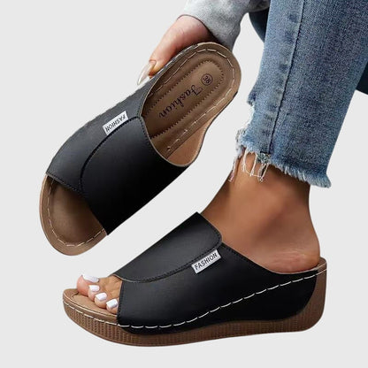 Bríd | Women's Sandals, Classic Comfort Design 4