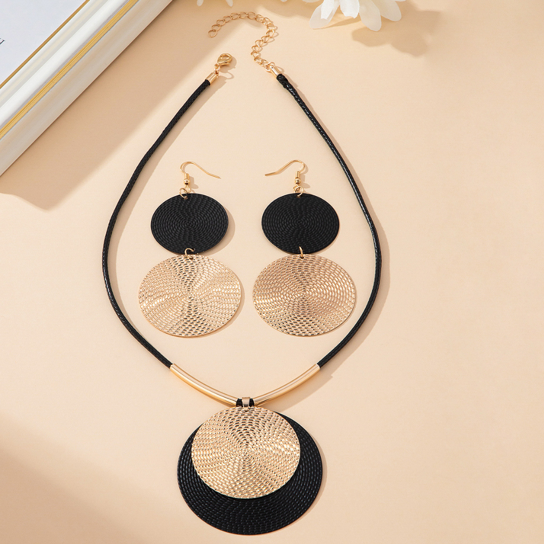 Nathalie™ | Chic medallion set 0
