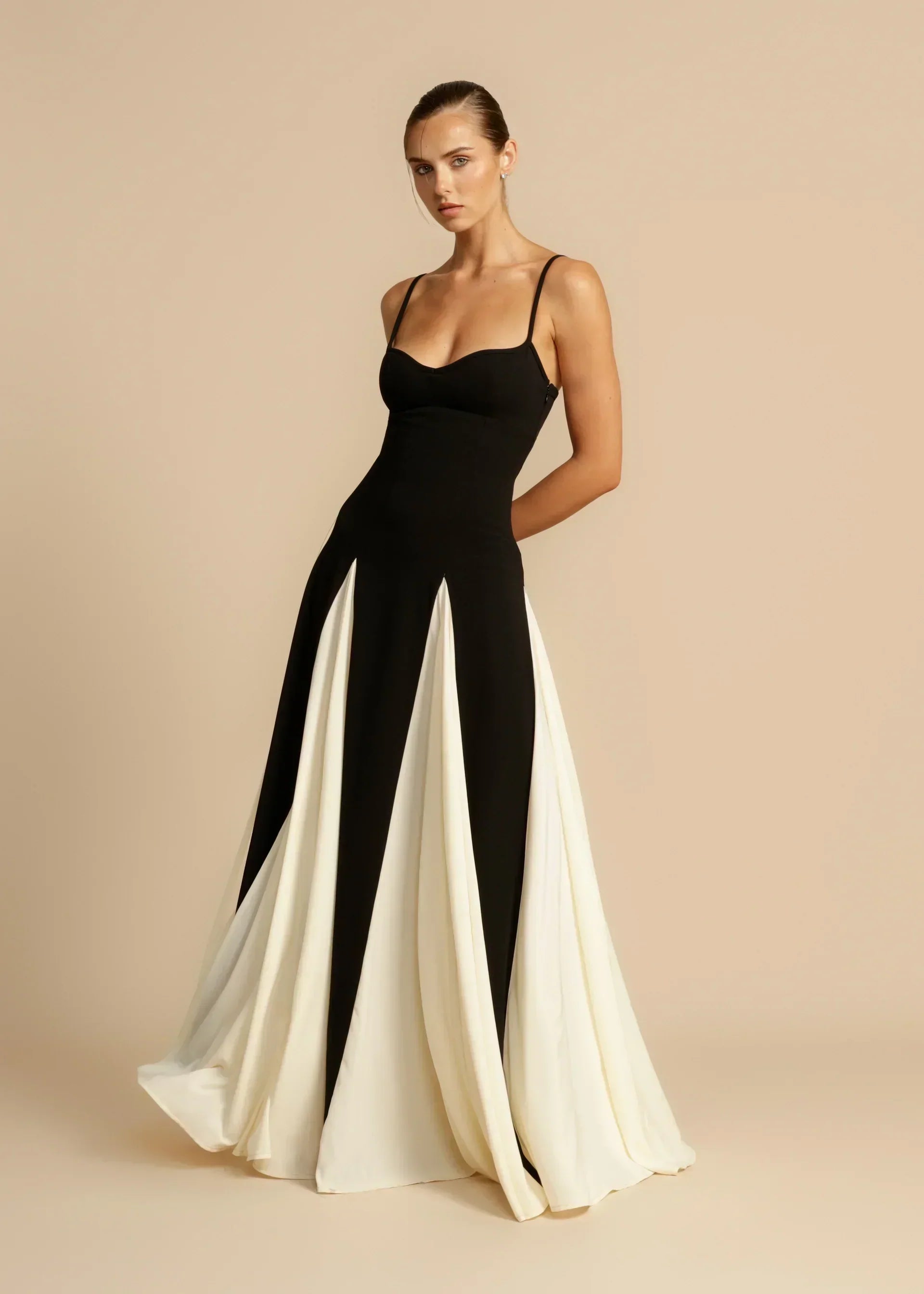 Oshrit™ | Elegant Contrast Ruffles Maxi Dress 1