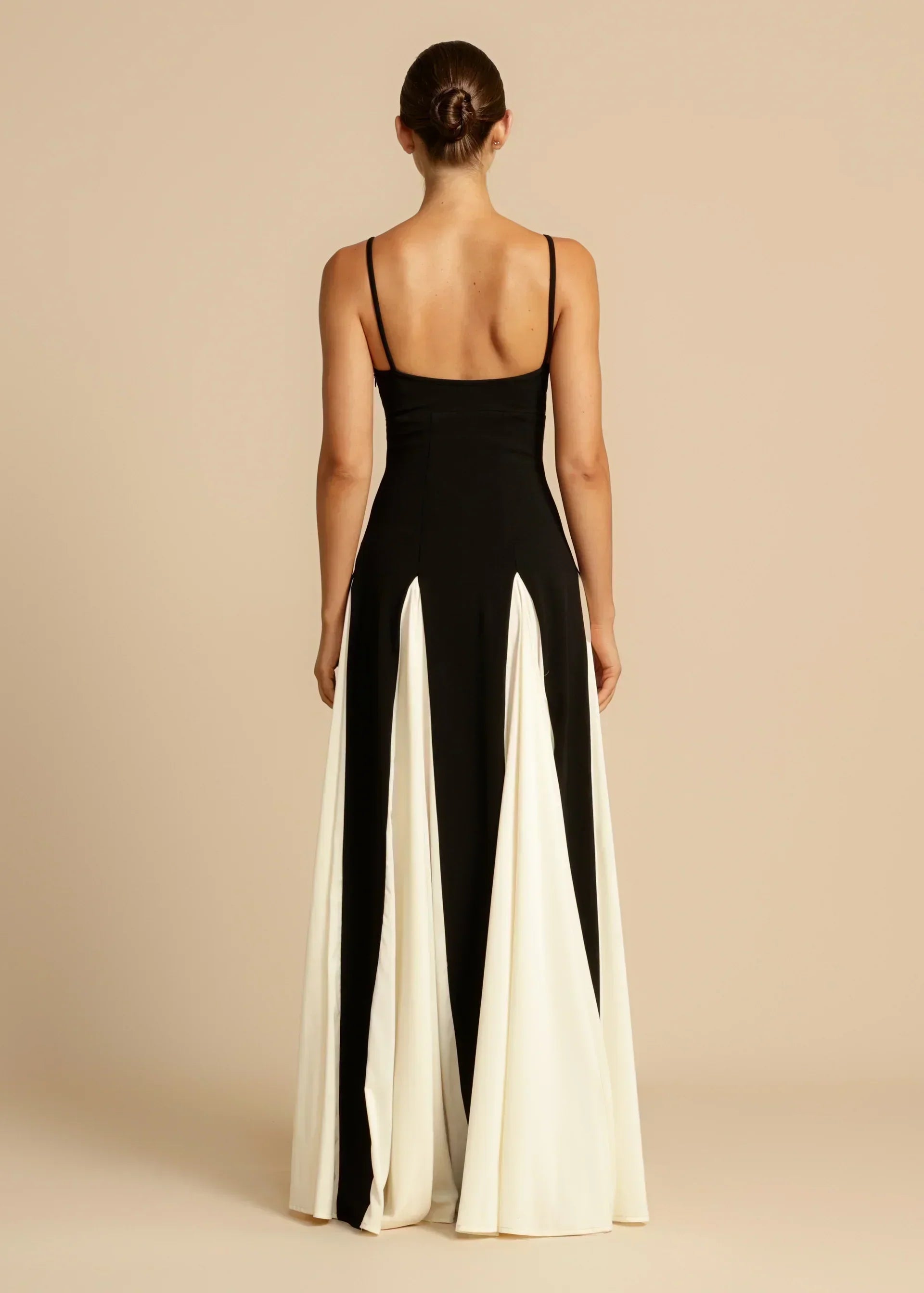 Oshrit™ | Elegant Contrast Ruffles Maxi Dress 2