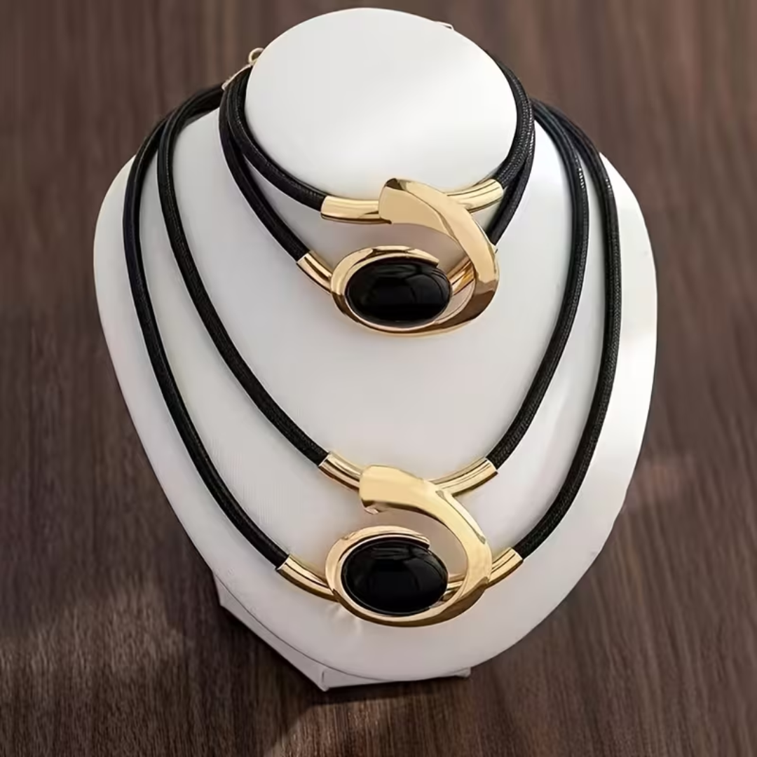 Solène™ | Black and gold oval set 4