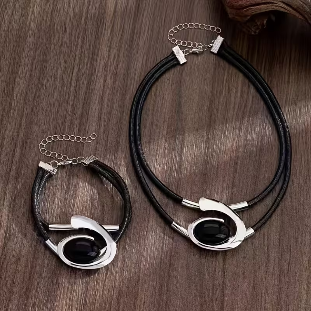 Solène™ | Black and gold oval set 5