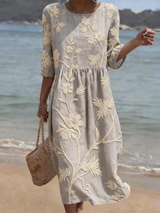 Women's casual dress with floral print. 0
