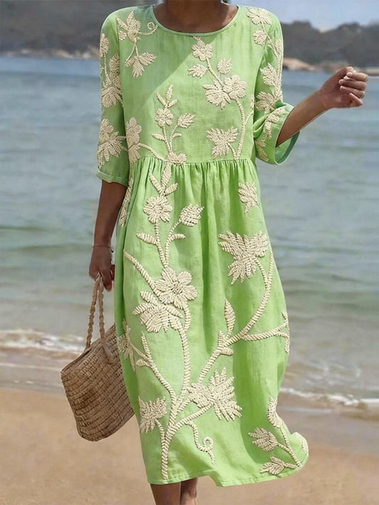 Women's casual dress with floral print. 0