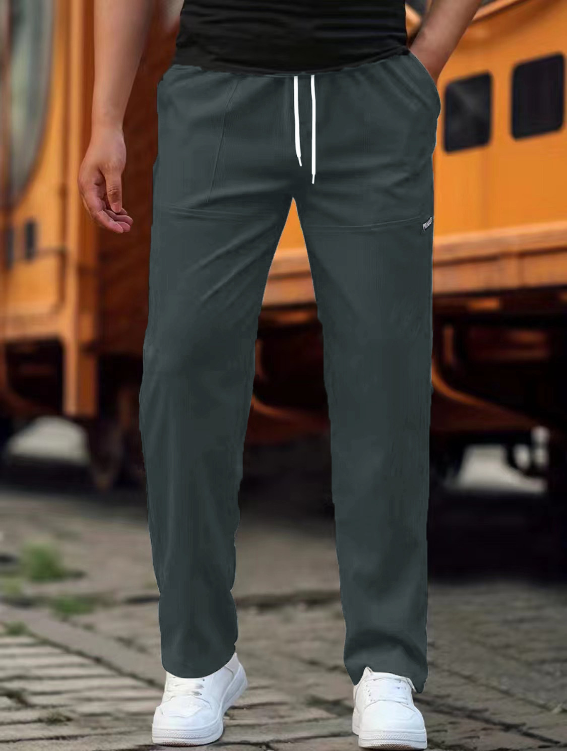 Nienke | Men's Relaxed-Fit Joggers with Elastic Waist