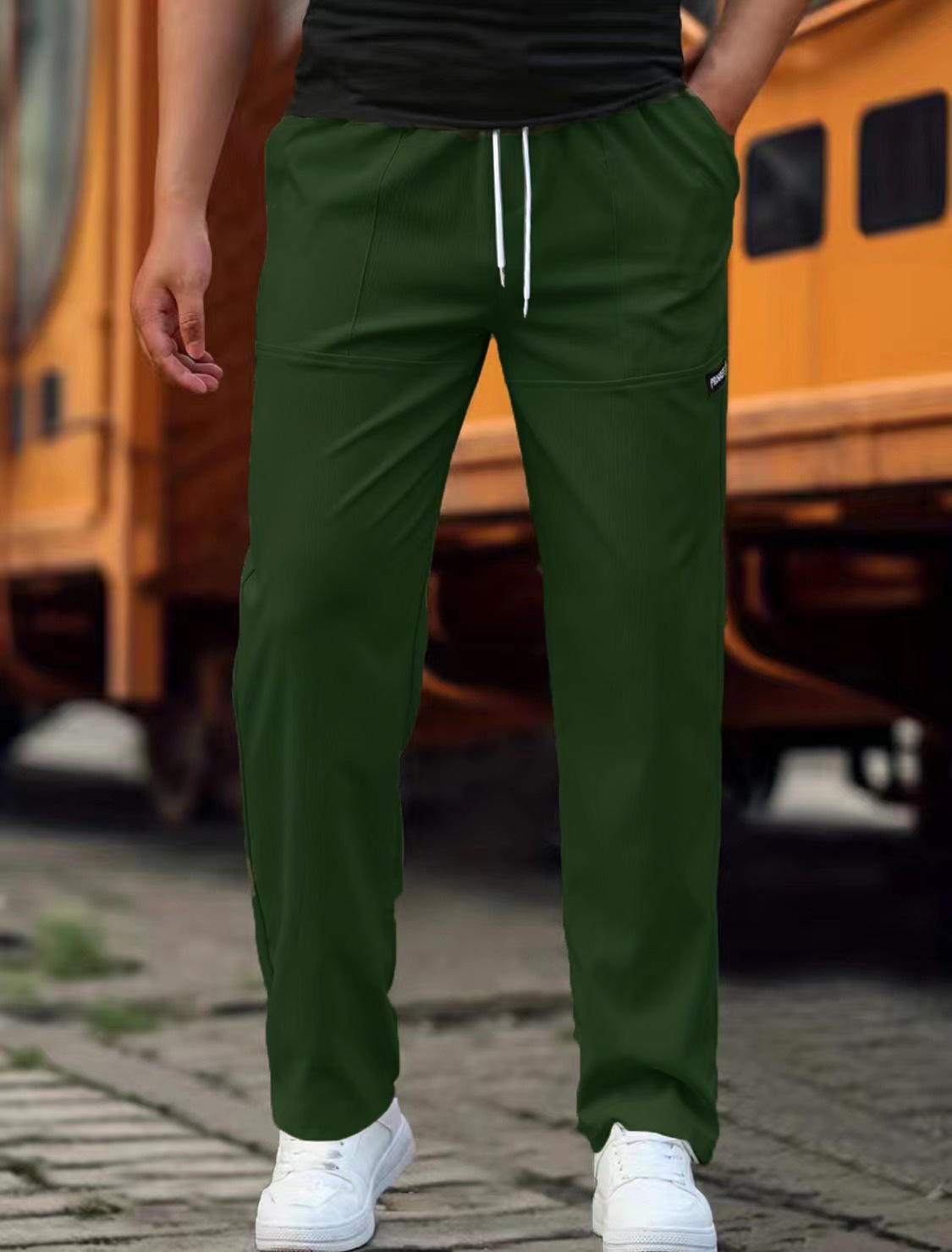 Nienke | Men's Relaxed-Fit Joggers with Elastic Waist